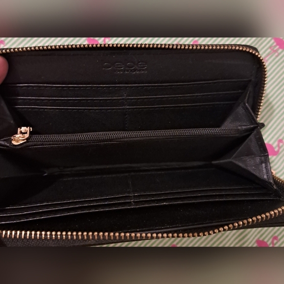 Vintage Bebe Y2K Gianna Vegan Black Leather Zip Around Signature Clutch Wallet - Picture 3 of 11